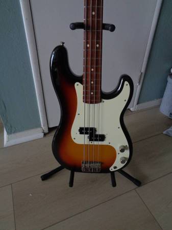 Vintage Fender Japan Precision Bass Sunburst. 1