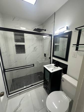 $2,750 / 3br - casa en hialeah a la renta 3 cuartos y un baño (hialeah)64001844787843120
