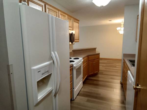 $1,950 / 3br - 1400ft2 - Beautifully Maintained 3 Bedroom, 3 Bath Town Home, Great Location (Ramsey)63868816083843124