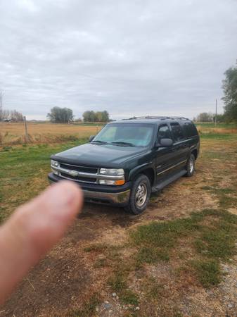 2001 Chevy Suburban 1