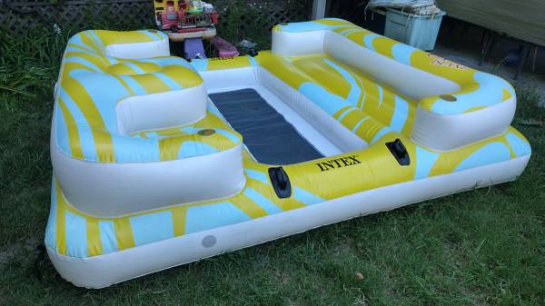 Oasis Island Pool Float 1