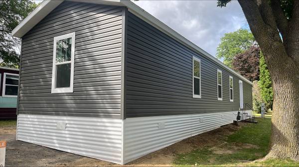 $98,000 3-Bed 2-Bath - Beautiful Home SLG #74 (Owatonna)64151575632641120