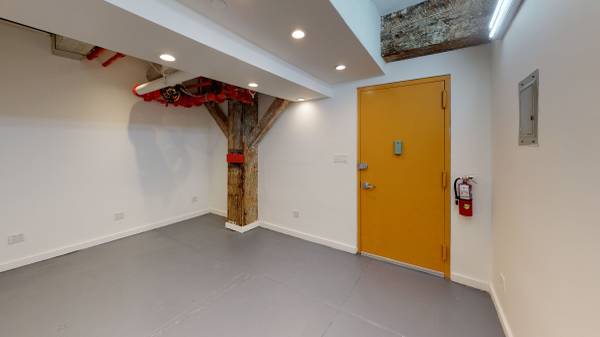 $750 / 150ft2 - OFFICE ART MASSAGE ESTHETICS TATTOO STUDIO B3A (Greenpoint Brooklyn)63689734713601122