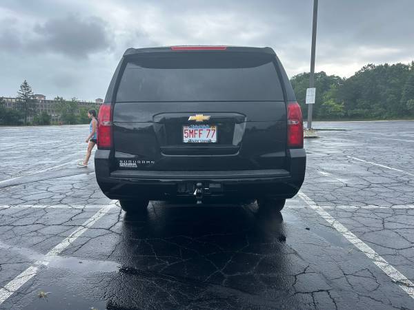 Chevrolet Suburban LS - $19,999 (Sudbury)63615747615361123