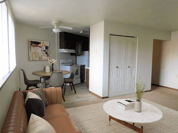 $1,495 / 2br - 915ft2 - Falling Into Savings – Move-In Specials You’ll Love63868814038787123