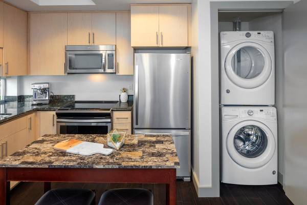$1,628 / 596ft2 - Climate Controlled Resident Storage on Every Floor, Elevator (Pearl)63831682988289120