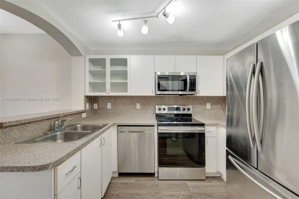 $2,800 / 2br - Townhouse for rent 2/3 (Miami)64001845960835124