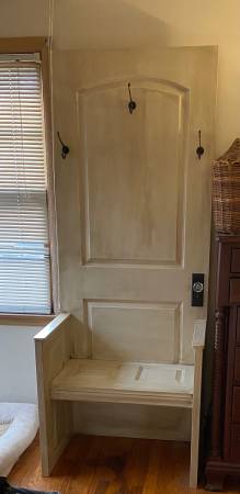 Unique entryway chair 1