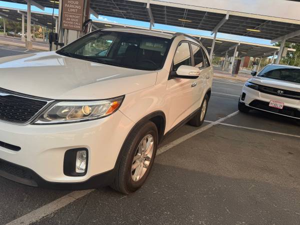 2014 KIA SORENTO  EXCELLENT CONDITION CLEAN TITLE TAGS PAID TILL 2026 - $5,500 (palmdale)63469624057731121