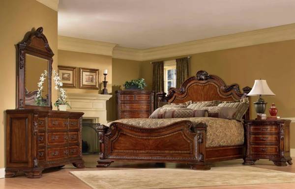 Luxury Queen Bedroom Set – Solid Wood – Beautiful Condition 1