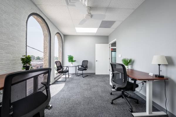 $600 Fully Remodeled Office Spaces at The Twins Office Complex (Oak Lawn)63898983747459122