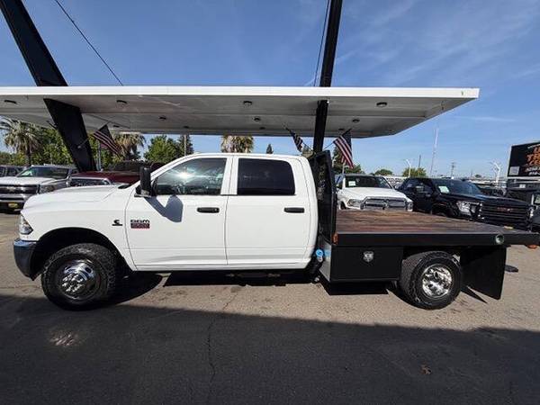 2012 RAM SLT 4dr Crew - Photo 3