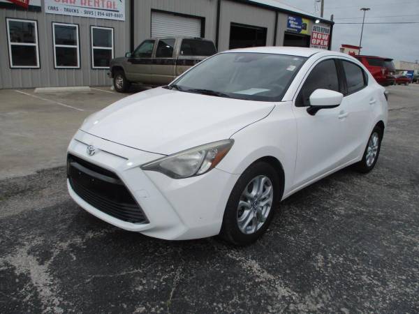 2017 Toyota Yaris iA Auto (Natl) 1