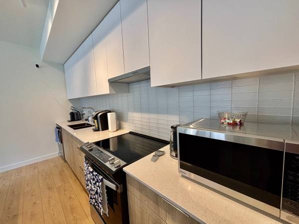 FULLY FURNISHED - 3 Bedrooms + Den, 2 Bath - Milagro - Unit #602 4