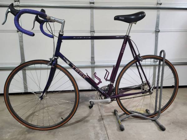 * * * TREK 1220 21-Speed * * * 1