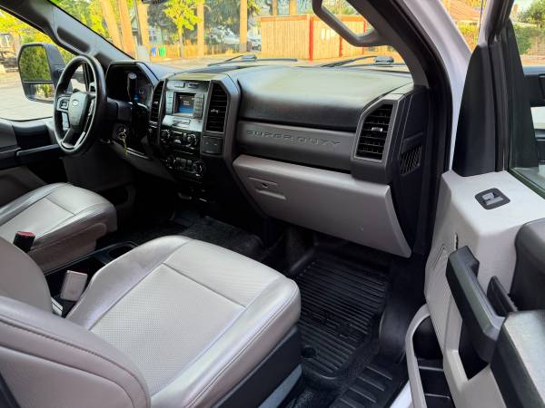 2017 Ford F-550 SUPER DUTY - Photo 8