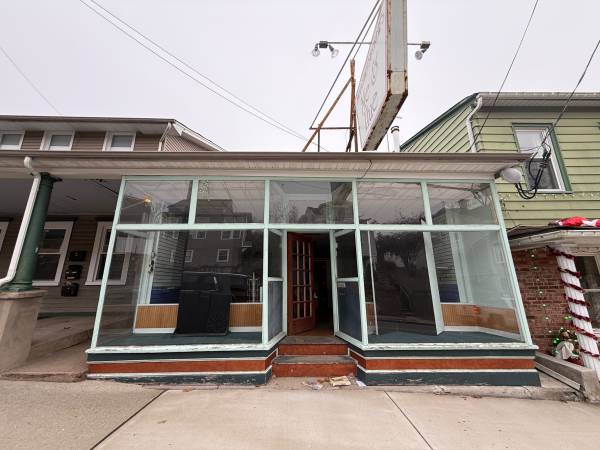 Storefront for Lease - Approx 500sf - Commercial space 1