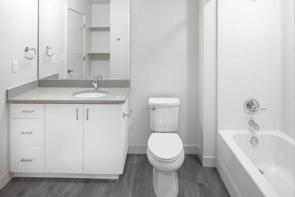 $1,978 / 1br - 661ft2 - You'll fall in LOVE with the VIEW! Lease Today! Convenient Location! (Esther Short)63672582705283124