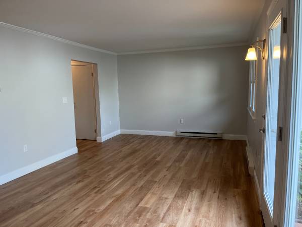 $1,625 / 3br - 1380ft2 - West End 2 level TOWNHOUSE - Remodeled - quiet and clean (City of Plattsburgh)64040362751745122