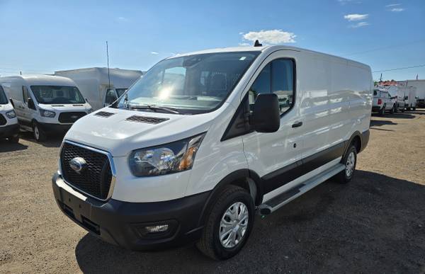 Transit Ford 2023 - Transit 250 - Furgón de Carga Techo Bajo - N.º de inventario 06573 - $32,987 (Englewood)63612122034305122