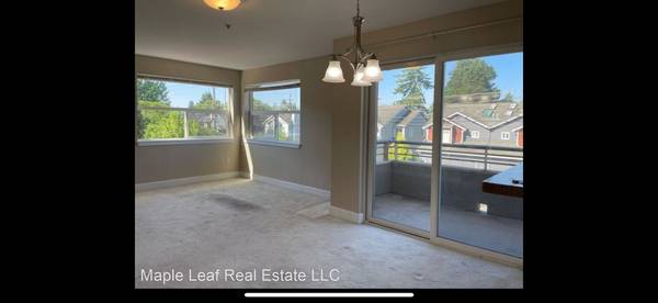 $1,525 / 1br - 900ft2 - large room w/ private br and balcony in Greenwood! (greenwood)63659613654147122