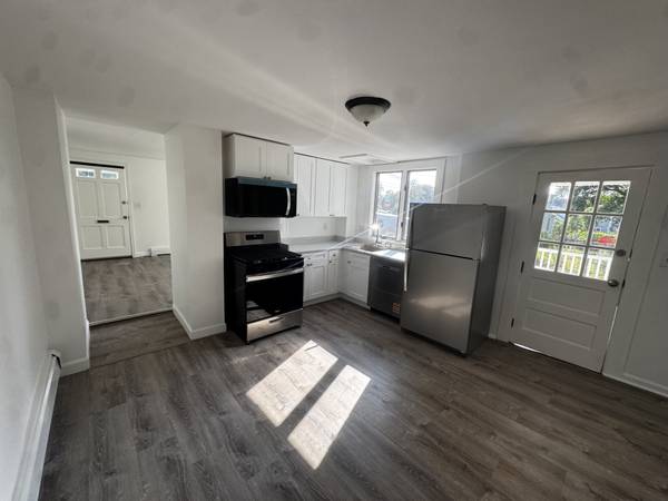 $2,999 / 3br - Quincy 3 Bed/1.5 Bath Apartment | Bates Ave63863244833537121