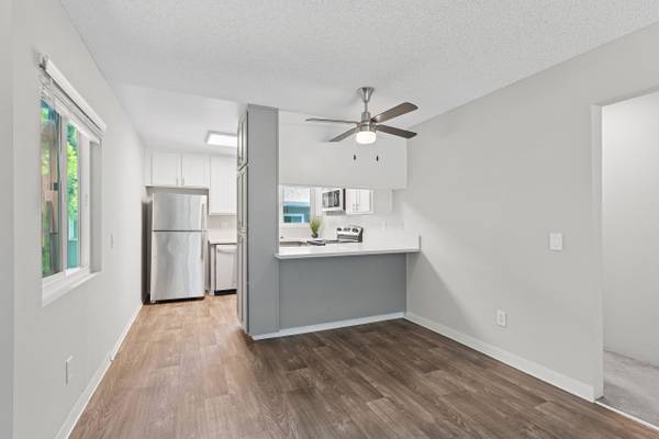 $2,874 / 2br - 1100ft2 - One Month Free, Washer & Dryer, Stainless Steel Appliances, Patio63668253495041122
