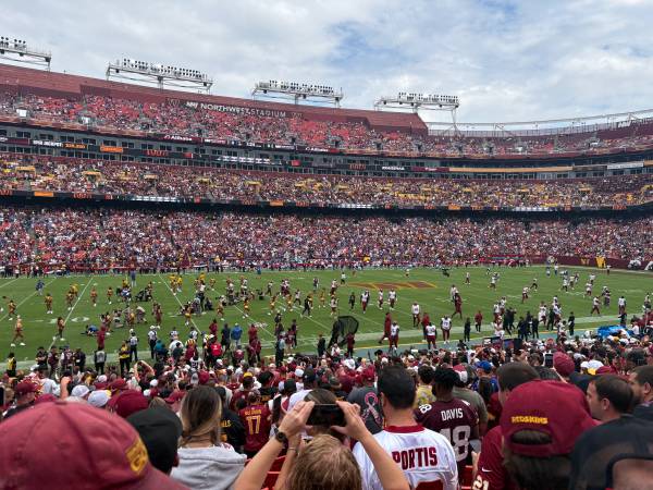 3 Lower level tickets & Parking Commanders Bears 30 yd  Monday Night 1