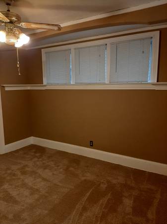 $1,150 / 1br - 800ft2 - One Block from Colorado College All Utilities Included (Downtown Colorado Springs)63687119425667120