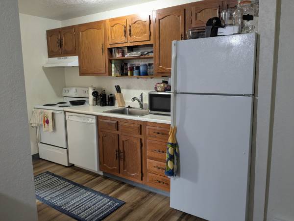 $900 / 1br - 1 bedroom, 1 bathroom duplex unit (Pullman)63980822240003124