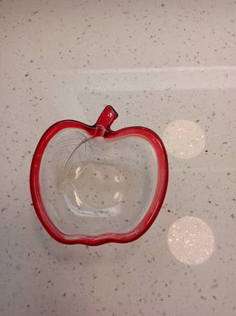 Apple-Shaped Glass Dish 1