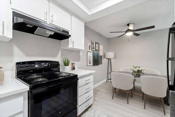 Special w tour ask us :) Ceiling Fan, 2BD 1BA, in Clovis CA 1