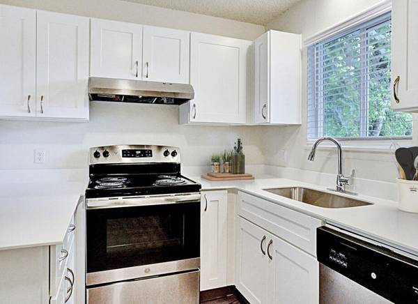 $1,495 / 2br - Onsite Laundry Room, Dog Park + 2 Bed 1 Bath + Onsite Game Room (Beaverton)63867269675009124