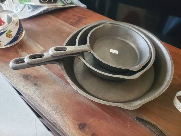 3 iron pans 1