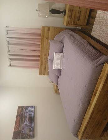 $900.00 / 1br - Private room with own bath room/shower64008825635073122