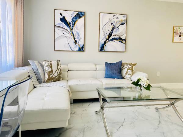$2,800 / 1br - 900ft2 - STYLISH 1BR 1.5BA CONDO 1Block to Aventura Mall (Aventura)63825134851073122