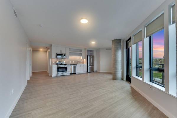 $2,907 / 2br - 793ft2 - It's time to invest in yourself by investing in your home. (Vancouver Waterfront)64039059937539120