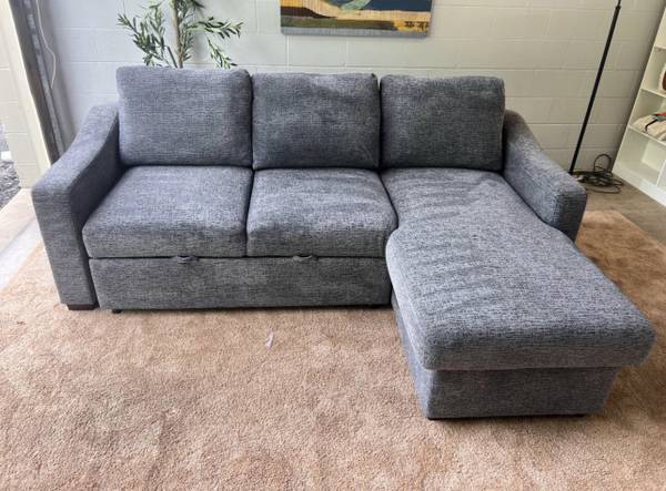 Crate & Barrel Reversible Storage Chaise Sectional Pull out Couch 1