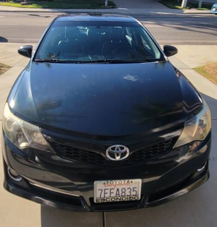 2014 Toyota Camry con pocos kilómetros!! - $14,000 (San Marcos)63440818012801121
