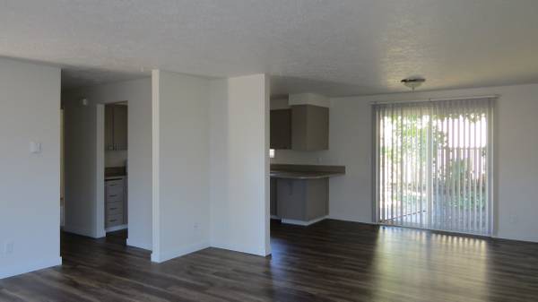 $1,550 / 2br - 1000ft2 - ¡Reservas ahora disponibles! Dúplex de 2 hab/1 ba  ¡Mascotas bienvenidas! (Independence)63660428673923123