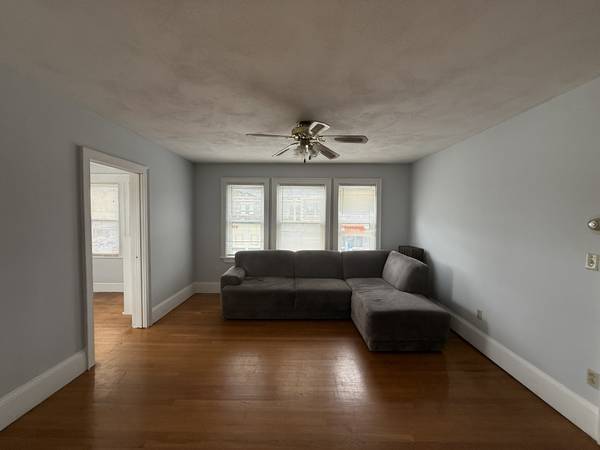 $3,300 / 3br - Apartamento de 3 dormitorios y 1 baño en Dorchester | Gallivan Blvd (Dorchester)63845967529089124
