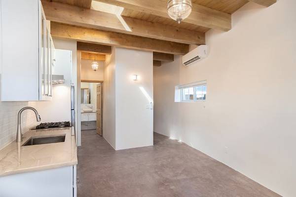$570 Brand New 1bdrm Apartment Walkable to the Plaza & (Santa Fe)63806069137027124