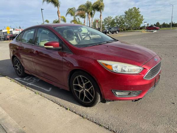 Ford Focus SE Sedán 4D 2016 - $4,900 (Real Deal Auto)63619328370819122