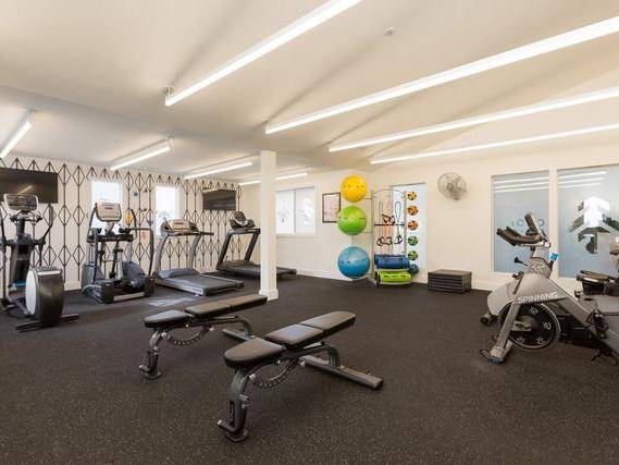 $1,308 / 2br - 852ft2 - Exclusive 2 BR/1 BA Oasis with Community Playground (6811 NE 121st Ave Vancouver WA 98682)63831327169027123