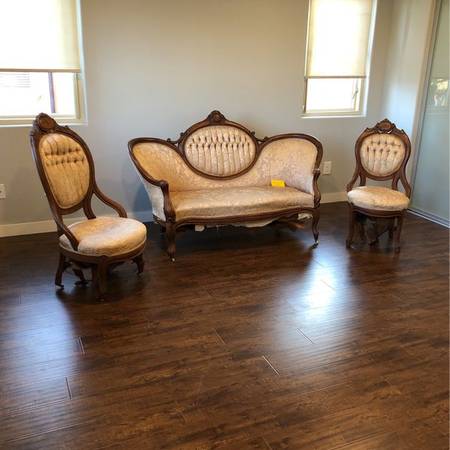 VICTORIAN LOVESEAT/CHAIRS 1