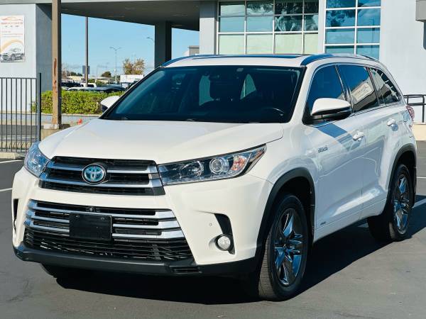 CLEAN TITLE 2017 TOYOTA HIGHLANDER HYBRID LIMITED PLATINUM (AWD) 1