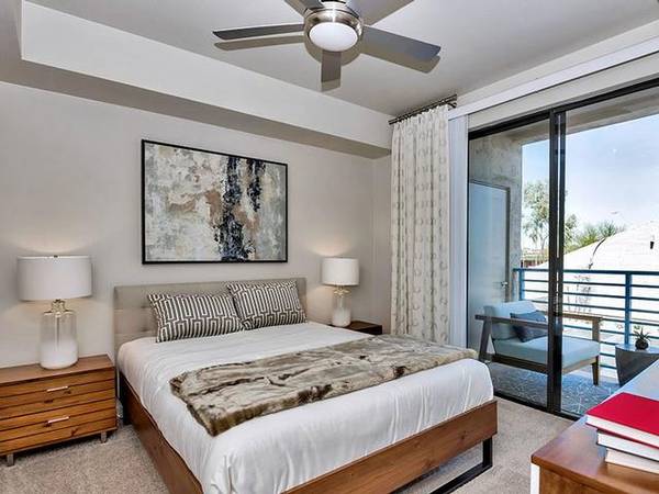 $1,702 / 2br - 986ft2 - A Must See, Parcel Lockers, Now Showing (Phoenix)64024999997825123