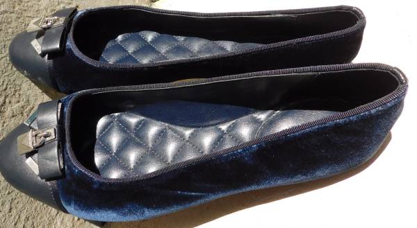 New, never worn shoes, size 9.5 comfy and leather inside out 1