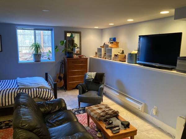 Studio----central Boulder. furnished.  separate entrance 1