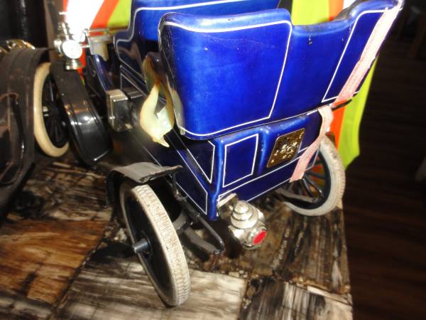 Antique CAR Whiskey Vodka Decanters Porcelain JIM BEAM - $25 (FEDERAL WAY)63471421452675122
